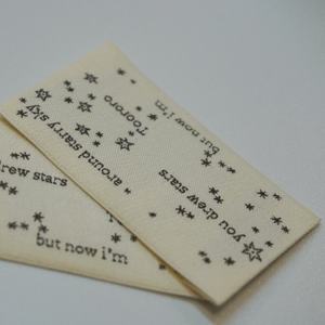 Dokuma Boyut Etiketi Yüksek Kaliteli Yıkanabilir Dikiş Giyim Etiketi Bebekler, Gençler, Yetişkinler İçin Giysi Konfeksiyon Dayanıklı Kullanım Etiketi - Product Image 4