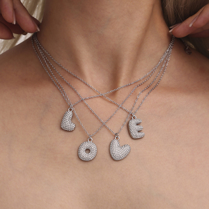 مجوهرات قلادة بحروف زركون من الفولاذ المقاوم للصدأ ، قلادة مبدئية مطلية بالذهب الأبجدية الأبجدية للنساء - Product Image 6