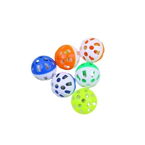 Balle clochette creuse, couineuse et bicolore pour chats, disponible en plusieurs couleurs, résistante aux griffures et aux morsures, amusante et - Product Image 5