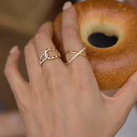 Bague J&D Jewelry en acier inoxydable plaqué or 18 carats, étanche, avec strass en X croisé, pour femme, bijou minimaliste pour soirée, cadeau