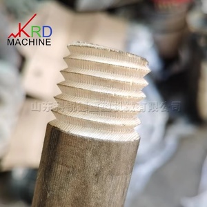 Vente directe usine : Machine automatique de filetage de tiges en bois rondes pour la fabrication de manches de balais, de balais à poils, de manches d'outils agricoles et de tiges décoratives en bois - Product Image 2
