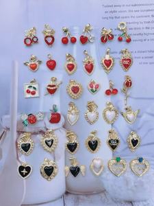 Breloque pendentif en émail, motif dessin animé, plaqué or cuivre, avec œil en zircon cubique, papillon, <span class=keywords><strong>poisson</strong></span>, sac, vélo, cœur, pour bracelet, vente en gros - Product Image 2