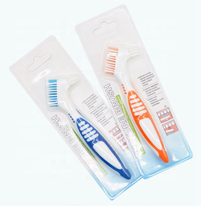 Estuche Portátil para Alineadores Dentales, Cepillo de Dientes con Cepillo Multifilamento, Mango Antideslizante y Material de Grado Alimenticio para Uso <span class=keywords><strong>en</strong></span> el Hogar y Viajes - Product Image 2