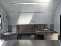 Fabricant de remorques mobiles en gros : Mini-bar personnalisé, ensemble de remorques alimentaires, chariot de concession abordable pour voyages en extérieur