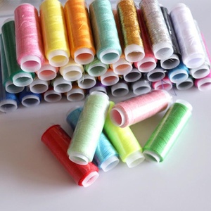 39/36 rouleaux ménage main fil à coudre cône boîte <span class=keywords><strong>ensemble</strong></span> outil multifonctionnel Kit Polyester <span class=keywords><strong>fils</strong></span> surjeteuse Mini stockage chine - Product Image 4