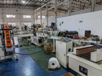 Mouchoir de type standard faisant la machine 500-600 feuilles/min prix de pliage de tissu de poche pour l'utilisation de restaurant d'usine de fabrication