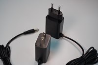 En62368 En60335 Certifié 100-240V 50-60Hz AC DC 12V 2A 24W Niveau d'efficacité VI Adaptateur secteur EU Plug avec 1A 24V