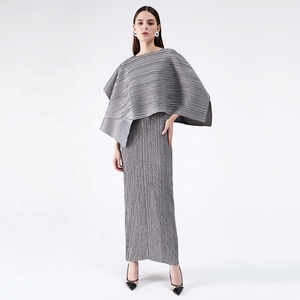 Nueva llegada Miyake plisado venta al por mayor 100% poliéster sólido adelgazamiento lentejuelas vestido de noche elegante vestido de tamaño libre - Product Image 3