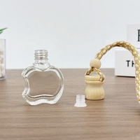 Usine 10ml clair pomme voiture parfum diffuseur désodorisant bouteille vide suspendu rituels voiture parfum bouteille avec couvercle en bois de Lotus
