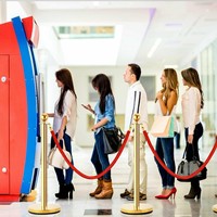 Nouvelles barrières de délimitation en acier OD51mm avec cordons rouges pour la gestion de foule, idéales pour concerts et hôtels - Modèle VIP 2026