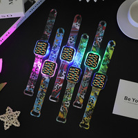 Montre numérique LED lumineuse tendance, nouvelle montre en plastique sur le thème du football, montre créative pour étudiants, minimaliste, multicolore, sportive