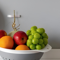 Passoire pliable en plastique ronde pour évier, gris et blanc, à pression, pour le drainage des pâtes et des fruits