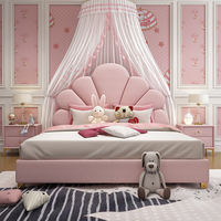 Geschwungenes Kopfteil Samtbezogenes Bett Mädchen Prinzessin Rosa Samtbett