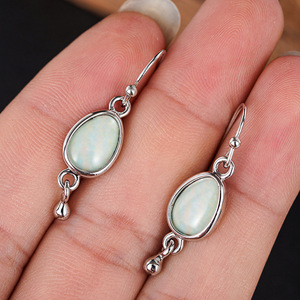 Pendientes de Oro Blanco E4710 con Engaste de Bisel, Joyería Clásica de Moda para Mujer - Product Image 5