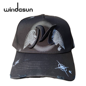 Gorra de 5 Paneles de Verano de Alta Calidad con Visera de Gamuza Negra, Logotipo Metálico, Forro Interior de Satén, Venta al Por Mayor OEM - Product Image 2