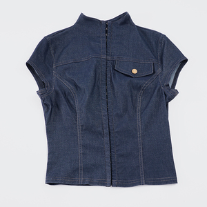 Camisa de mujer de cuello alto y manga corta con botones frontales, estilo denim de punto calado, corte ajustado, estilo urbano, con bolsillo de solapa única y paneles. - Product Image 6