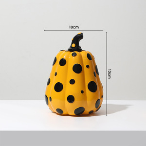 Ornements d'art de citrouille de <span class=keywords><strong>Yayoi</strong></span> Kusama artisanat en résine haut de gamme de luxe pour la décoration intérieure pour salon bibliothèque couloir Halloween - Product Image 6