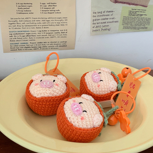 Porte-clés cochon en crochet fait main, mignon, en forme de kaki, avec clochette, breloque de sac en peluche, cadeau pour les couples - Product Image 2