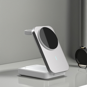 Teléfono inteligente de escritorio al por mayor 15W imán soporte de carga inalámbrico viaje portátil plegable <span class=keywords><strong>3</strong></span> en 1 cargador de teléfono inalámbrico magnético - Product Image 1