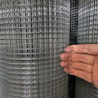 Rouleaux de grillage soudé électrogalvanisé 2 mm 3 mm, maille carrée de 1 pouce pour la construction de poulaillers et de cages à oiseaux