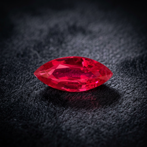 Pierre précieuse en rubis rouge taille marquise, naturelle ou créée en laboratoire, tailles personnalisées pour la production de bijoux - Product Image 1