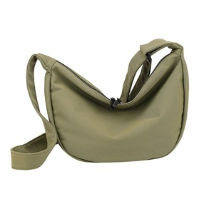 Damen- und Herren-Umhängetasche im Basic-Design mit Reißverschluss und Verstellbarem Riemen - Product Image 3