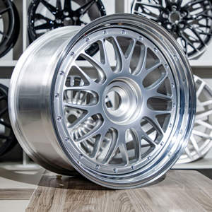 Jantes en alliage forgées sur mesure 18 19 20 pouces, légères, concaves profondes, usinées CNC pour voitures de performance de rue - Product Image 3