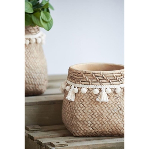 Juego de 2 macetas de cemento marrón de 6.5x6.5x6 con borlas tejidas para uso en interiores y exteriores - Product Image 5