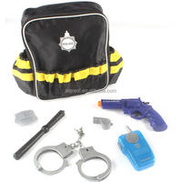 Kit de disfraz de policía para niños, juego de rol con bolsa, walkie-talkie, puños de mano, insignia, Arma de juguete, silbato