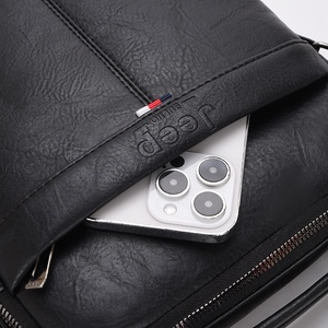 กระเป๋าคาดลำตัวผู้ชายราคาส่ง ดีไซน์วินเทจสุดหรู กระเป๋าสะพายข้างหนัง PU ใส่โทรศัพท์ได้ พร้อมซิปปิด กันน้ำ - Product Image 6