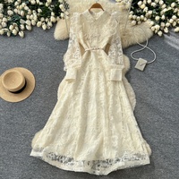 Robe longue en jean élégante rose à fleurs brodées avec col à revers et manches longues, ceinture à la taille, pour femme, idéale pour les fêtes et le quotidien