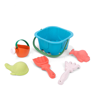 Ensemble de seaux de plage en paille de blé pour enfants, 6 pièces, avec moules de baleines et arrosoir - Product Image 3