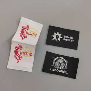 Etichette Tessute Damascate ad Alta Densità con Logo Personalizzato per <span class=keywords><strong>Abbigliamento</strong></span>, Etichette in Poliestere da Cucire con Piegatura Finale e Marchi Personalizzati - Product Image 4