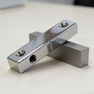 สกรูไม้กอล์ฟแบบ CNC ผลิตโดย OEM - ผลิตจากเหล็กกล้าไร้สนิมแบบฟอร์จ ทนต่อการกัดกร่อน ปรับแต่งได้สำหรับหัวพัตเตอร์ - Product Image 1