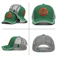 Gorra Trucker de Malla Estilo Forestal con Parche de Cuero Redondo, Gris, Transpirable, con Doble Línea Blanca Decorativa en la Parte Trasera