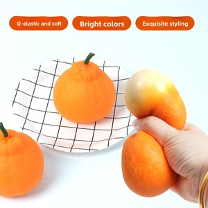 Jouet anti-stress en caoutchouc souple en forme de fruit orange moche, gadget à pincer à la main pour la décompression, petit article idéal pour les 14 ans et plus - Product Image 4