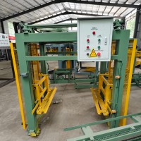 Empileur de palettes entièrement automatique Zhongke QT4-15 pour machines à briques (empileur automatique pour palettes de briques en ciment)