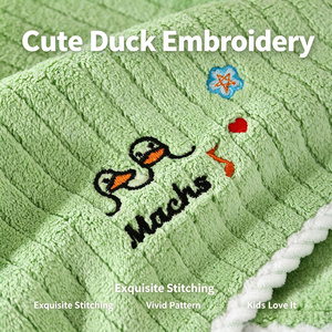 Serviette <span class=keywords><strong>de</strong></span> <span class=keywords><strong>bain</strong></span> pour enfants en velours corail super absorbant, motif <span class=keywords><strong>canard</strong></span> brodé, avec boucle <span class=keywords><strong>de</strong></span> suspension pour la maison et la salle <span class=keywords><strong>de</strong></span> <span class=keywords><strong>bain</strong></span> - Product Image 4