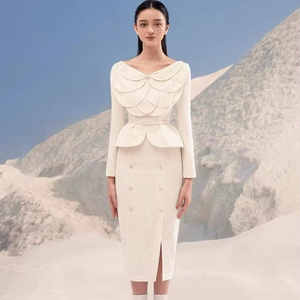 2025 haute qualité mode élégant <span class=keywords><strong>noir</strong></span> et blanc femmes deux pièces costume laine à manches longues haut longue demi jupe <span class=keywords><strong>pour</strong></span> <span class=keywords><strong>les</strong></span> fêtes - Product Image 1