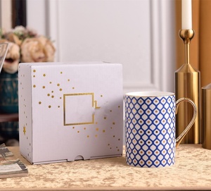 Tasse en Porcelaine Fine Russe de Luxe à Motifs Étoilés avec Poignée Dorée Écologique - Product Image 4