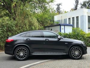Voiture d'occasion 2017 <span class=keywords><strong>AMG</strong></span> GLC SUV Coupé 4MATIC 3.0T Dynamic Inventory avec boîte de vitesses automatique et moteur turbo - Product Image 3
