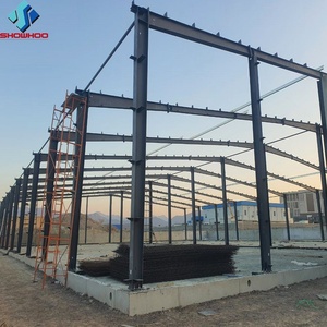 Atelier <span class=keywords><strong>préfabriqué</strong></span> léger et isolé à grande portée, détachable, en acier galvanisé et peint, avec toit ondulé et <span class=keywords><strong>mur</strong></span> de parapet - Product Image 1