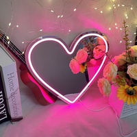 Miroir lumineux LED Hello Kitty pour chambre à coucher, lampe décorative de maquillage, intensité réglable, miroir suspendu, transfrontalier