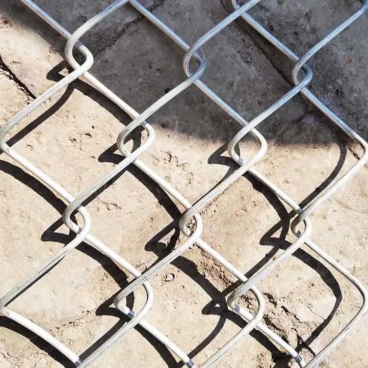 China Supplier Best Price 1m*30m Roll PVC Coated/Hot Dipped Galvanized Chain Link Fence