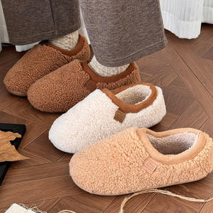 Chaussons unisexe d'hiver chauds pour intérieur et extérieur, antidérapants, légers, en PVC et TPR, personnalisables, en peluche bouclée, vente en gros - Product Image 4