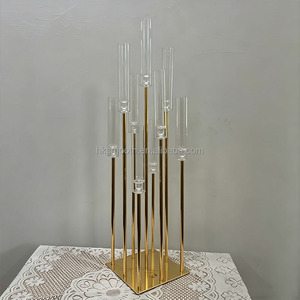 Candelabro de metal dorado liso y personalizable de 8, 9 o 10 brazos para centros de mesa de boda - Product Image 2