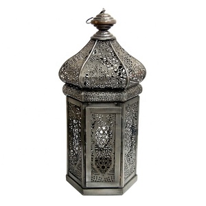 Lanterne marocaine décorative pour la maison avec bougeoir décoratif plaqué argent à vendre et à fournir - Product Image 1