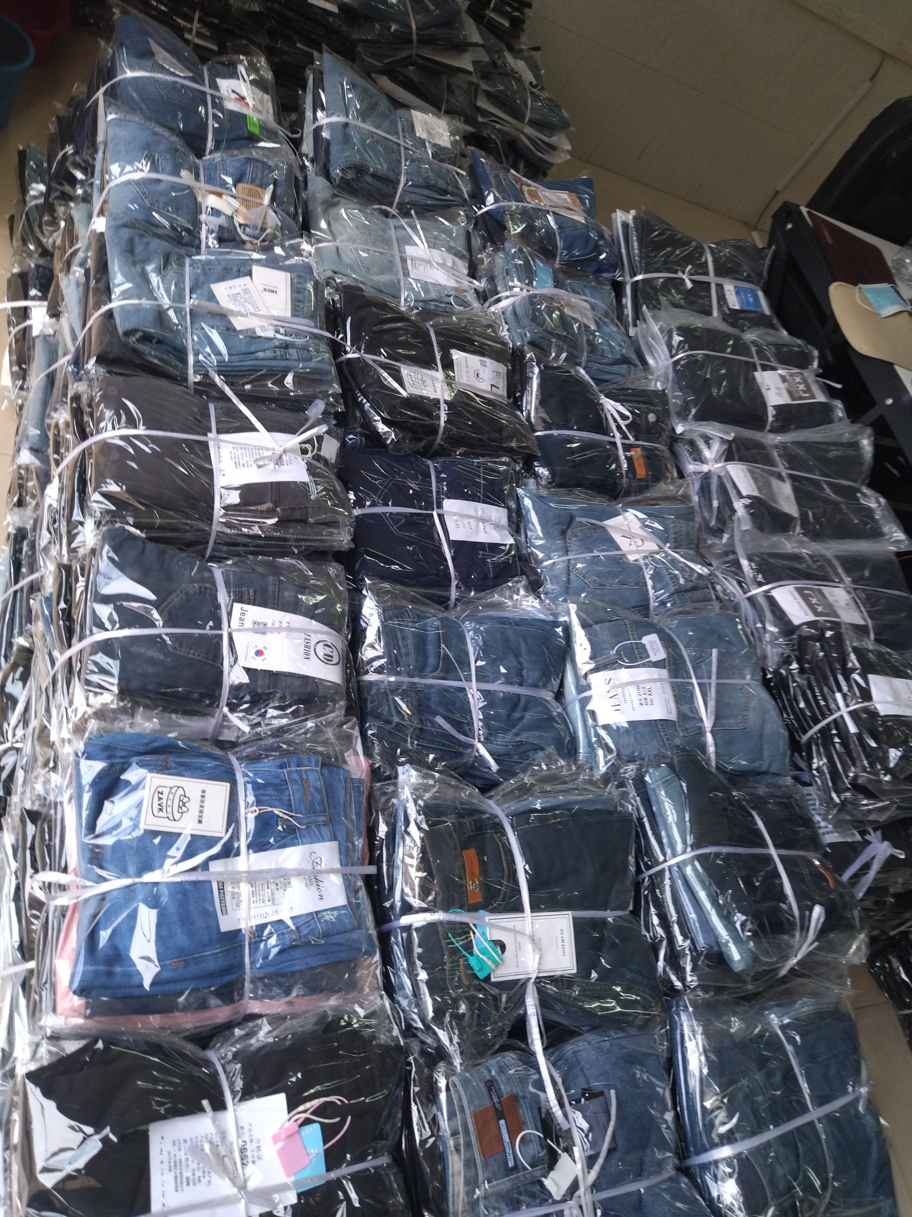 Blu, nero, bianco, grigio, rosso,