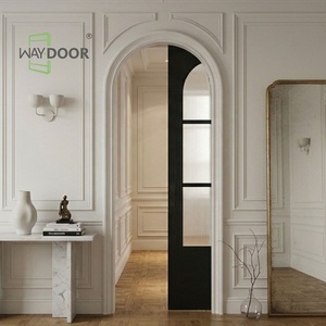 Puerta Corredera de <span class=keywords><strong>Madera</strong></span> Sólida de Roble, Pino o Caoba con Acabado Superficial Personalizado y Panel de Vidrio Arqueado para Interiores - Product Image 2