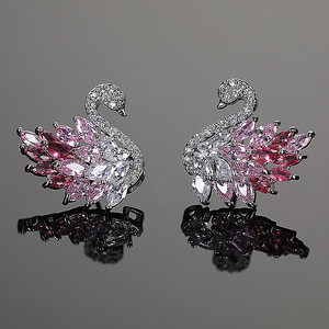 <span class=keywords><strong>Orecchini</strong></span> a Forma di Cigno di Lusso all'Ingrosso, Gioielli Bianchi e Neri con Gradiente Rosa, Zirconi Scintillanti, Piccoli <span class=keywords><strong>Orecchini</strong></span> a Perno <span class=keywords><strong>per</strong></span> Ragazze - Product Image 5